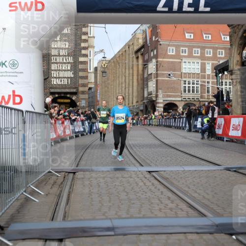 05.10.2025 - 20. swb-Marathon Bremen Yannick Fuchs http://msf.ph/oto/9246457 05.10.2025 10:42:55 Ziel 9524, 11640 meine-sportfotos.de