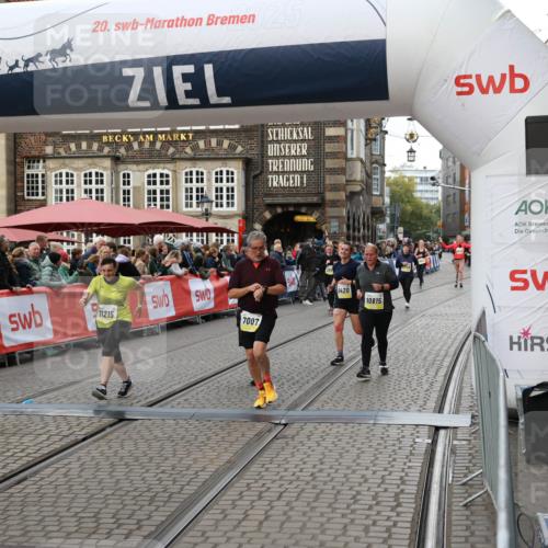 05.10.2025 - 20. swb-Marathon Bremen Yannick Fuchs http://msf.ph/oto/9246488 05.10.2025 11:12:04 Ziel 7007, 9420, 9648, 9784, 10815, 10839, 11215, 11563 meine-sportfotos.de