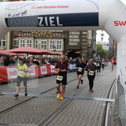 05.10.2025 - 20. swb-Marathon Bremen Yannick Fuchs http://msf.ph/oto/9246513 05.10.2025 11:12:04 Ziel 7007, 9420, 9648, 9784, 10815, 10839, 11215, 11563 meine-sportfotos.de