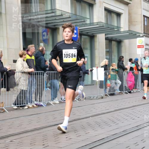 05.10.2025 - 20. swb-Marathon Bremen Strokosch-Dieckow http://msf.ph/oto/9246527 05.10.2025 10:51:24 Ziel 8333, 9004, 9252, 9259, 9268, 9506, 10436, 10584, 10716, 10817, 10918, 10928, 10968, 11080, 11361, 11394, 11484, 11689, 11696, 8333, 9004, 9252, 9259, 9268, 9506, 10436, 10584, 10716, 10817, 10918, 10928, 10968, 11080, 11361, 11394, 11484, 11689, 11696 meine-sportfotos.de