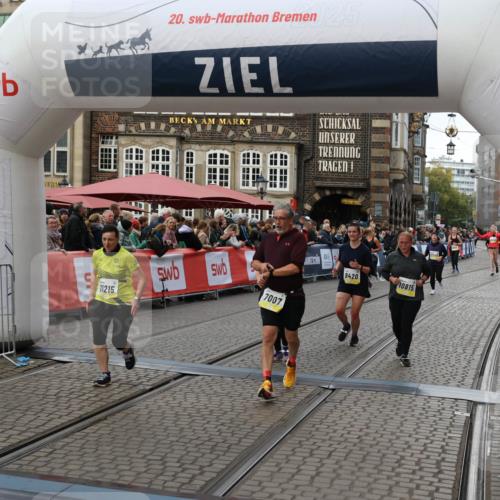 05.10.2025 - 20. swb-Marathon Bremen Yannick Fuchs http://msf.ph/oto/9246542 05.10.2025 11:12:04 Ziel 7007, 9420, 9648, 9784, 10815, 10839, 11215, 11563 meine-sportfotos.de