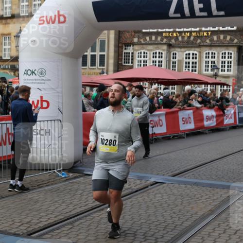 05.10.2025 - 20. swb-Marathon Bremen Yannick Fuchs http://msf.ph/oto/9246555 05.10.2025 11:10:29 Ziel 8533, 9734, 10189, 10280, 11333, 11388 meine-sportfotos.de