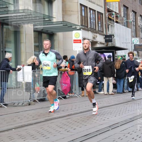 05.10.2025 - 20. swb-Marathon Bremen Strokosch-Dieckow http://msf.ph/oto/9246557 05.10.2025 10:51:25 Ziel 8333, 9004, 9252, 9259, 9268, 9506, 10380, 10436, 10581, 10584, 10625, 10716, 10817, 10918, 10928, 10968, 11080, 11136, 11361, 11394, 11484, 11689, 11696, 8333, 9004, 9252, 9259, 9268, 9506, 10380, 10436, 10581, 10584, 10625, 10716, 10817, 10918, 10928, 10968, 11080, 11136, 11361, 11394, 11484, 11689, 11696 meine-sportfotos.de