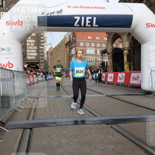 05.10.2025 - 20. swb-Marathon Bremen Yannick Fuchs http://msf.ph/oto/9246564 05.10.2025 10:42:57 Ziel 9524, 11640 meine-sportfotos.de