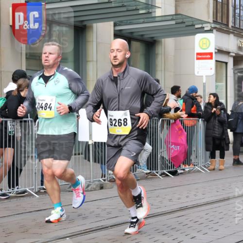 05.10.2025 - 20. swb-Marathon Bremen Strokosch-Dieckow http://msf.ph/oto/9246580 05.10.2025 10:51:26 Ziel 8333, 9004, 9252, 9259, 9268, 9506, 9683, 10380, 10436, 10581, 10584, 10625, 10716, 10817, 10918, 10928, 10968, 11080, 11136, 11325, 11361, 11394, 11484, 11689, 11696, 8333, 9004, 9252, 9259, 9268, 9506, 9683, 10380, 10436, 10581, 10584, 10625, 10716, 10817, 10918, 10928, 10968, 11080, 11136, 11325, 11361, 11394, 11484, 11689, 11696 meine-sportfotos.de