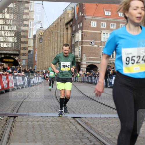 05.10.2025 - 20. swb-Marathon Bremen Yannick Fuchs http://msf.ph/oto/9246602 05.10.2025 10:42:58 Ziel 9524, 11640 meine-sportfotos.de