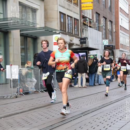 05.10.2025 - 20. swb-Marathon Bremen Strokosch-Dieckow http://msf.ph/oto/9246640 05.10.2025 10:51:27 Ziel 8333, 9004, 9259, 9268, 9506, 9683, 10380, 10436, 10581, 10584, 10625, 10716, 10817, 10918, 10968, 11080, 11136, 11325, 11361, 11394, 11484, 11689, 11696, 8333, 9004, 9259, 9268, 9506, 9683, 10380, 10436, 10581, 10584, 10625, 10716, 10817, 10918, 10968, 11080, 11136, 11325, 11361, 11394, 11484, 11689, 11696 meine-sportfotos.de