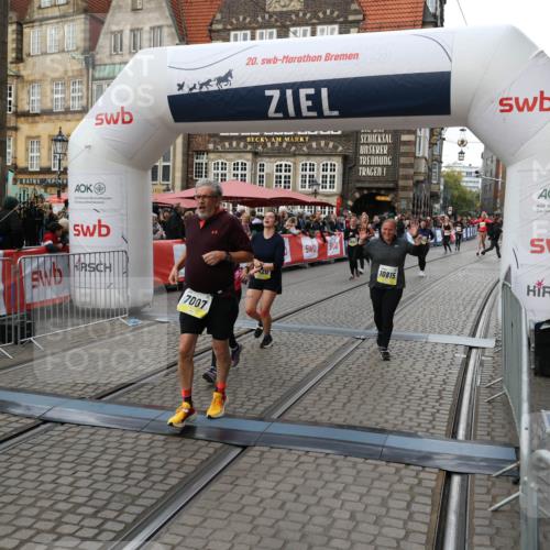 05.10.2025 - 20. swb-Marathon Bremen Yannick Fuchs http://msf.ph/oto/9246654 05.10.2025 11:12:06 Ziel 7007, 9420, 9726, 9867, 10815, 10839, 10849, 11215, 11563 meine-sportfotos.de