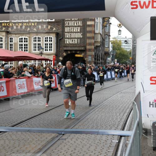 05.10.2025 - 20. swb-Marathon Bremen Yannick Fuchs http://msf.ph/oto/9246673 05.10.2025 11:10:32 Ziel 8225, 8533, 9734, 9895, 10189, 10280, 10288, 10552, 11388 meine-sportfotos.de
