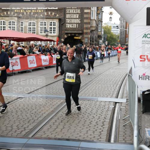 05.10.2025 - 20. swb-Marathon Bremen Yannick Fuchs http://msf.ph/oto/9246677 05.10.2025 11:12:06 Ziel 7007, 9420, 9726, 9867, 10815, 10839, 10849, 11215, 11563 meine-sportfotos.de