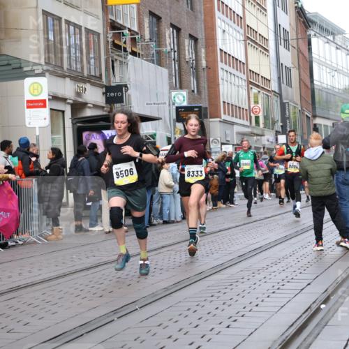 05.10.2025 - 20. swb-Marathon Bremen Strokosch-Dieckow http://msf.ph/oto/9246680 05.10.2025 10:51:28 Ziel 8333, 9004, 9259, 9268, 9506, 9683, 10380, 10436, 10581, 10584, 10625, 10716, 10817, 10918, 10968, 11080, 11136, 11325, 11361, 11394, 11484, 11689, 11696, 8333, 9004, 9259, 9268, 9506, 9683, 10380, 10436, 10581, 10584, 10625, 10716, 10817, 10918, 10968, 11080, 11136, 11325, 11361, 11394, 11484, 11689, 11696 meine-sportfotos.de