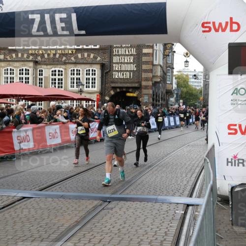 05.10.2025 - 20. swb-Marathon Bremen Yannick Fuchs http://msf.ph/oto/9246683 05.10.2025 11:10:32 Ziel 8225, 8533, 9734, 9895, 10189, 10280, 10288, 10552, 11388 meine-sportfotos.de