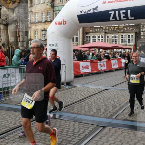 05.10.2025 - 20. swb-Marathon Bremen Yannick Fuchs http://msf.ph/oto/9246698 05.10.2025 11:12:07 Ziel 7007, 9420, 9726, 9867, 10815, 10839, 10849, 11215, 11563 meine-sportfotos.de