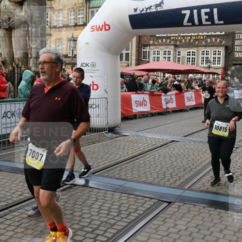 05.10.2025 - 20. swb-Marathon Bremen Yannick Fuchs http://msf.ph/oto/9246719 05.10.2025 11:12:07 Ziel 7007, 9420, 9726, 9867, 10815, 10839, 10849, 11215, 11563 meine-sportfotos.de