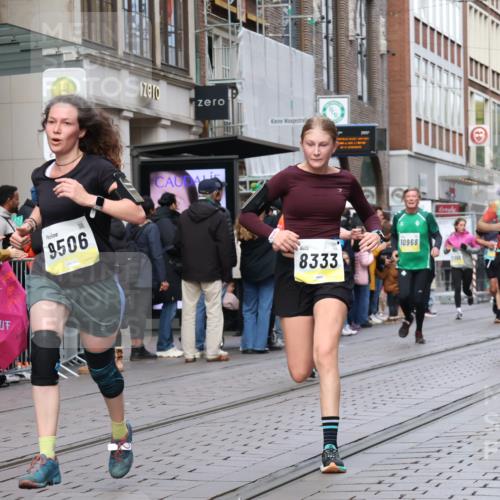 05.10.2025 - 20. swb-Marathon Bremen Strokosch-Dieckow http://msf.ph/oto/9246723 05.10.2025 10:51:29 Ziel 8333, 9004, 9259, 9268, 9506, 9683, 10380, 10436, 10581, 10625, 10716, 10817, 10918, 10968, 11080, 11136, 11325, 11361, 11394, 11484, 11689, 11696, 8333, 9004, 9259, 9268, 9506, 9683, 10380, 10436, 10581, 10625, 10716, 10817, 10918, 10968, 11080, 11136, 11325, 11361, 11394, 11484, 11689, 11696 meine-sportfotos.de