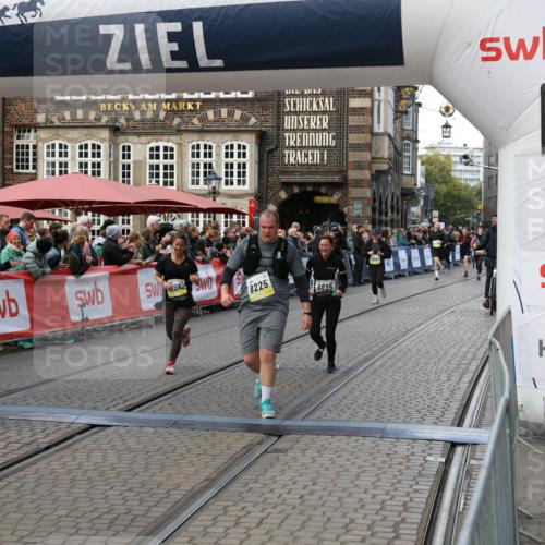 05.10.2025 - 20. swb-Marathon Bremen Yannick Fuchs http://msf.ph/oto/9246727 05.10.2025 11:10:33 Ziel 8225, 8533, 9734, 9895, 10280, 10288, 10552, 11388 meine-sportfotos.de