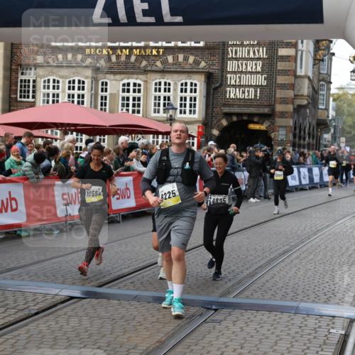 05.10.2025 - 20. swb-Marathon Bremen Yannick Fuchs http://msf.ph/oto/9246743 05.10.2025 11:10:33 Ziel 8225, 8533, 9734, 9895, 10280, 10288, 10552, 11388 meine-sportfotos.de