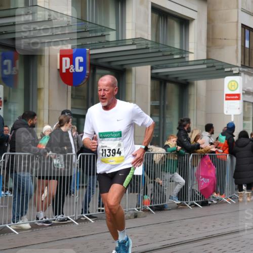 05.10.2025 - 20. swb-Marathon Bremen Strokosch-Dieckow http://msf.ph/oto/9246760 05.10.2025 10:51:41 Ziel 9004, 9196, 9226, 9683, 9852, 9939, 10240, 10380, 10438, 10581, 10625, 10668, 10727, 10817, 10977, 11080, 11136, 11273, 11325, 11361, 11394, 11641, 9004, 9196, 9226, 9683, 9852, 9939, 10240, 10380, 10438, 10581, 10625, 10668, 10727, 10817, 10977, 11080, 11136, 11273, 11325, 11361, 11394, 11641 meine-sportfotos.de