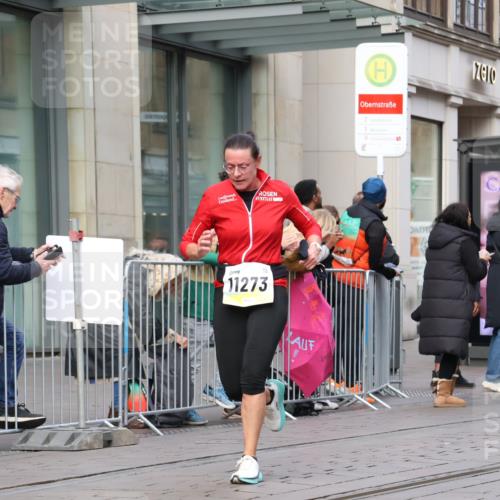 05.10.2025 - 20. swb-Marathon Bremen Strokosch-Dieckow http://msf.ph/oto/9246781 05.10.2025 10:51:43 Ziel 9196, 9226, 9683, 9852, 9939, 10038, 10240, 10380, 10438, 10581, 10625, 10668, 10727, 10817, 10900, 10942, 10977, 11080, 11136, 11273, 11325, 11394, 11641, 9196, 9226, 9683, 9852, 9939, 10038, 10240, 10380, 10438, 10581, 10625, 10668, 10727, 10817, 10900, 10942, 10977, 11080, 11136, 11273, 11325, 11394, 11641 meine-sportfotos.de