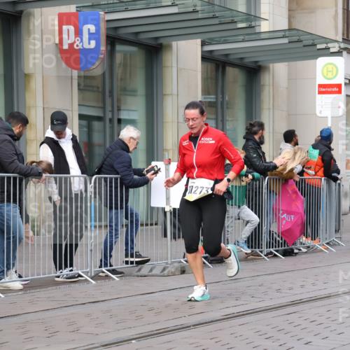 05.10.2025 - 20. swb-Marathon Bremen Strokosch-Dieckow http://msf.ph/oto/9246798 05.10.2025 10:51:43 Ziel 9196, 9226, 9683, 9852, 9939, 10038, 10240, 10380, 10438, 10581, 10625, 10668, 10727, 10817, 10900, 10942, 10977, 11080, 11136, 11273, 11325, 11394, 11641, 9196, 9226, 9683, 9852, 9939, 10038, 10240, 10380, 10438, 10581, 10625, 10668, 10727, 10817, 10900, 10942, 10977, 11080, 11136, 11273, 11325, 11394, 11641 meine-sportfotos.de