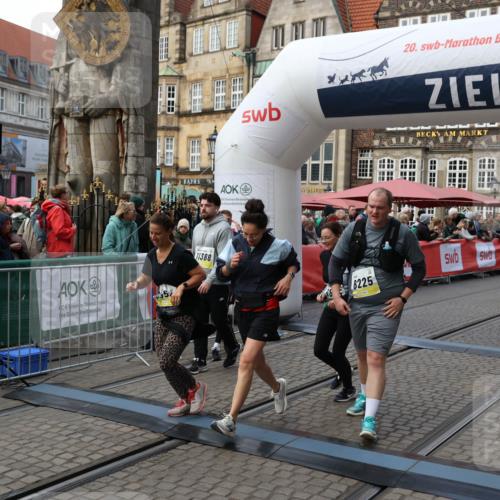 05.10.2025 - 20. swb-Marathon Bremen Yannick Fuchs http://msf.ph/oto/9246826 05.10.2025 11:10:35 Ziel 8225, 9895, 10280, 10288, 10440, 10441, 10552, 10980, 11388 meine-sportfotos.de