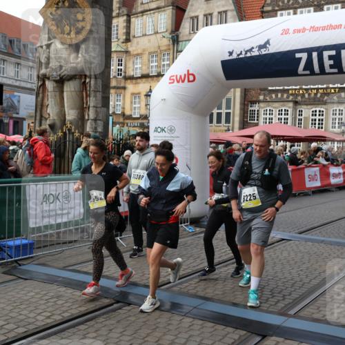 05.10.2025 - 20. swb-Marathon Bremen Yannick Fuchs http://msf.ph/oto/9246845 05.10.2025 11:10:36 Ziel 8225, 9895, 10288, 10440, 10441, 10442, 10552, 10980, 11388 meine-sportfotos.de