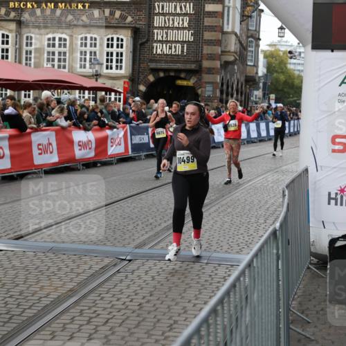 05.10.2025 - 20. swb-Marathon Bremen Yannick Fuchs http://msf.ph/oto/9246876 05.10.2025 11:12:11 Ziel 7007, 9420, 9726, 9867, 10499, 10815, 10839, 10849, 11215 meine-sportfotos.de