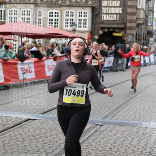 05.10.2025 - 20. swb-Marathon Bremen Yannick Fuchs http://msf.ph/oto/9246953 05.10.2025 11:12:13 Ziel 9526, 9675, 9726, 9867, 10463, 10499, 10849 meine-sportfotos.de