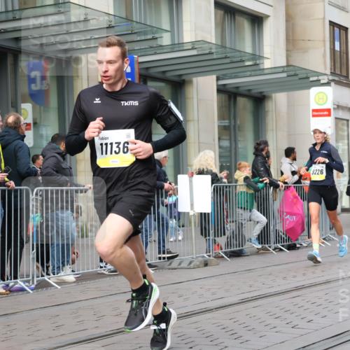 05.10.2025 - 20. swb-Marathon Bremen Strokosch-Dieckow http://msf.ph/oto/9246955 05.10.2025 10:51:49 Ziel 9196, 9226, 9683, 9852, 9939, 9955, 9987, 10038, 10240, 10380, 10438, 10581, 10625, 10668, 10727, 10817, 10900, 10927, 10942, 10977, 11128, 11136, 11273, 11325, 11458, 11491, 11641, 11665, 9196, 9226, 9683, 9852, 9939, 9955, 9987, 10038, 10240, 10380, 10438, 10581, 10625, 10668, 10727, 10817, 10900, 10927, 10942, 10977, 11128, 11136, 11273, 11325, 11458, 11491, 11641, 11665 meine-sportfotos.de