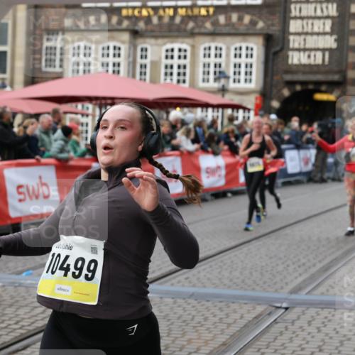 05.10.2025 - 20. swb-Marathon Bremen Yannick Fuchs http://msf.ph/oto/9246980 05.10.2025 11:12:13 Ziel 9526, 9675, 9726, 9867, 10463, 10499, 10849 meine-sportfotos.de