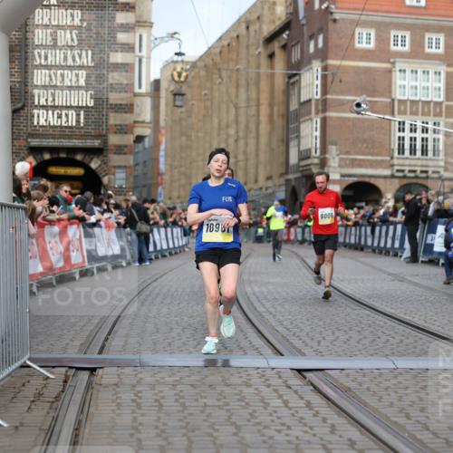 05.10.2025 - 20. swb-Marathon Bremen Yannick Fuchs http://msf.ph/oto/9246997 05.10.2025 10:43:12 Ziel 9006, 9302, 9558, 10045, 10553, 10961, 11476 meine-sportfotos.de