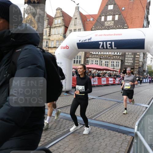 05.10.2025 - 20. swb-Marathon Bremen Yannick Fuchs http://msf.ph/oto/9247001 05.10.2025 11:10:40 Ziel 8225, 9895, 10146, 10288, 10440, 10441, 10442, 10552, 10980, 11342 meine-sportfotos.de