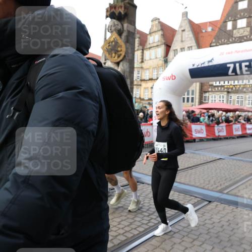 05.10.2025 - 20. swb-Marathon Bremen Yannick Fuchs http://msf.ph/oto/9247009 05.10.2025 11:10:40 Ziel 8225, 9895, 10146, 10288, 10440, 10441, 10442, 10552, 10980, 11342 meine-sportfotos.de