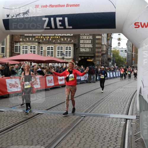 05.10.2025 - 20. swb-Marathon Bremen Yannick Fuchs http://msf.ph/oto/9247062 05.10.2025 11:12:16 Ziel 9526, 9675, 9726, 10463, 10499, 10849 meine-sportfotos.de