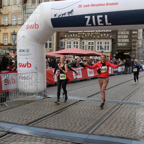 05.10.2025 - 20. swb-Marathon Bremen Yannick Fuchs http://msf.ph/oto/9247070 05.10.2025 11:12:16 Ziel 9526, 9675, 9726, 10463, 10499, 10849 meine-sportfotos.de