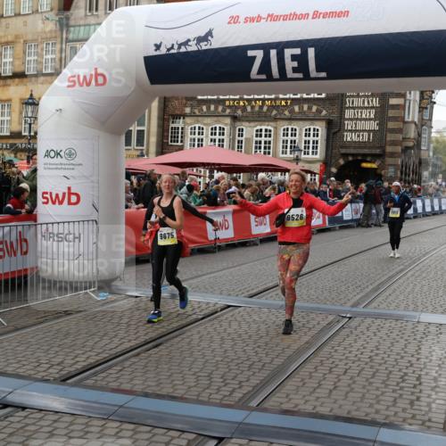05.10.2025 - 20. swb-Marathon Bremen Yannick Fuchs http://msf.ph/oto/9247090 05.10.2025 11:12:16 Ziel 9526, 9675, 9726, 10463, 10499, 10849 meine-sportfotos.de
