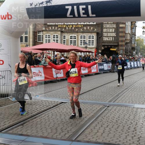 05.10.2025 - 20. swb-Marathon Bremen Yannick Fuchs http://msf.ph/oto/9247103 05.10.2025 11:12:17 Ziel 9526, 9675, 9911, 10463, 10499 meine-sportfotos.de