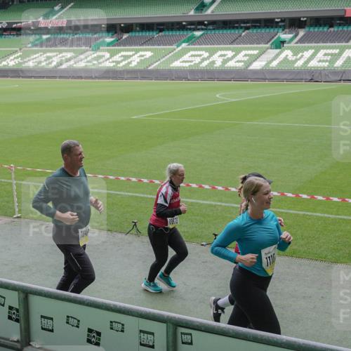 05.10.2025 - 20. swb-Marathon Bremen Michael Burmester http://msf.ph/oto/9247106 05.10.2025 10:38:23 Laufen im Stadion 7621, 8574, 9182, 9184, 9189, 9210, 9235, 9237, 9322, 9331, 9335, 9409, 9426, 9432, 9448, 9468, 9486, 9498, 9536, 9642, 9647, 9684, 9707, 9748, 9750, 9752, 9771, 9813, 9846, 9858, 9890, 9915, 9940, 9978, 10033, 10056, 10098, 10130, 10167, 10194, 10205, 10274, 10278, 10297, 10301, 10404, 10437, 10439, 10446, 10471, 10478, 10485, 10511, 10530, 10595, 10598, 10611, 10678, 10711, 10713, 10803, 10804, 10825, 10826, 10829, 11050, 11150 meine-sportfotos.de