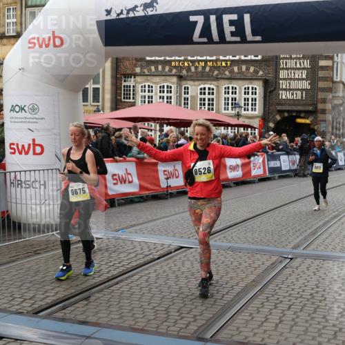 05.10.2025 - 20. swb-Marathon Bremen Yannick Fuchs http://msf.ph/oto/9247122 05.10.2025 11:12:17 Ziel 9526, 9675, 9911, 10463, 10499 meine-sportfotos.de