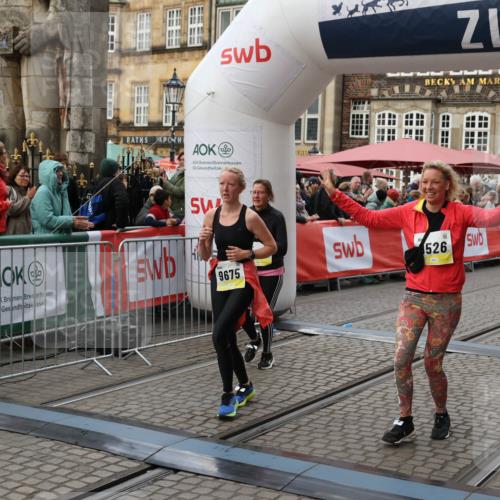 05.10.2025 - 20. swb-Marathon Bremen Yannick Fuchs http://msf.ph/oto/9247130 05.10.2025 11:12:17 Ziel 9526, 9675, 9911, 10463, 10499 meine-sportfotos.de