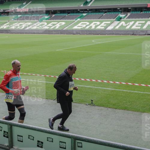 05.10.2025 - 20. swb-Marathon Bremen Michael Burmester http://msf.ph/oto/9247135 05.10.2025 10:38:24 Laufen im Stadion 7621, 8574, 9182, 9184, 9189, 9210, 9235, 9237, 9300, 9322, 9331, 9335, 9394, 9409, 9426, 9432, 9448, 9468, 9486, 9498, 9536, 9642, 9647, 9684, 9707, 9748, 9750, 9752, 9771, 9813, 9846, 9858, 9890, 9915, 9940, 9978, 10033, 10056, 10098, 10130, 10167, 10194, 10205, 10274, 10278, 10297, 10301, 10404, 10437, 10439, 10446, 10471, 10478, 10485, 10511, 10530, 10595, 10598, 10611, 10678, 10711, 10713, 10803, 10804, 10825, 10826, 10829, 11050, 11150 meine-sportfotos.de