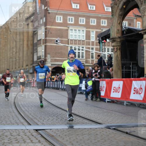 05.10.2025 - 20. swb-Marathon Bremen Yannick Fuchs http://msf.ph/oto/9247143 05.10.2025 10:43:18 Ziel 9006, 10474, 10553, 10961, 10979, 11476 meine-sportfotos.de