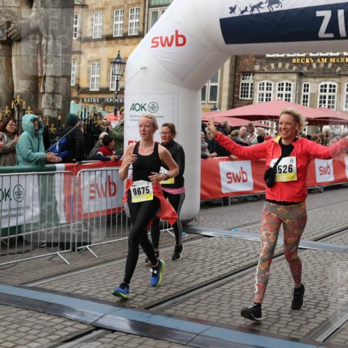 05.10.2025 - 20. swb-Marathon Bremen Yannick Fuchs http://msf.ph/oto/9247148 05.10.2025 11:12:17 Ziel 9526, 9675, 9911, 10463, 10499 meine-sportfotos.de