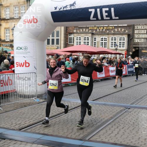 05.10.2025 - 20. swb-Marathon Bremen Yannick Fuchs http://msf.ph/oto/9247158 05.10.2025 11:10:42 Ziel 10146, 10440, 10441, 10442, 10980, 11240, 11342 meine-sportfotos.de