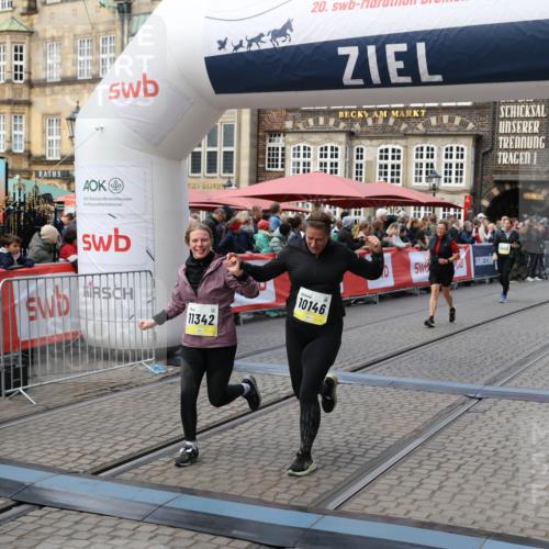 05.10.2025 - 20. swb-Marathon Bremen Yannick Fuchs http://msf.ph/oto/9247165 05.10.2025 11:10:42 Ziel 10146, 10440, 10441, 10442, 10980, 11240, 11342 meine-sportfotos.de
