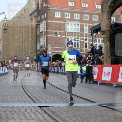05.10.2025 - 20. swb-Marathon Bremen Yannick Fuchs http://msf.ph/oto/9247166 05.10.2025 10:43:18 Ziel 9006, 10474, 10553, 10961, 10979, 11476 meine-sportfotos.de