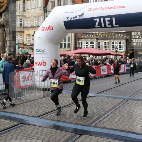 05.10.2025 - 20. swb-Marathon Bremen Yannick Fuchs http://msf.ph/oto/9247199 05.10.2025 11:10:42 Ziel 10146, 10440, 10441, 10442, 10980, 11240, 11342 meine-sportfotos.de