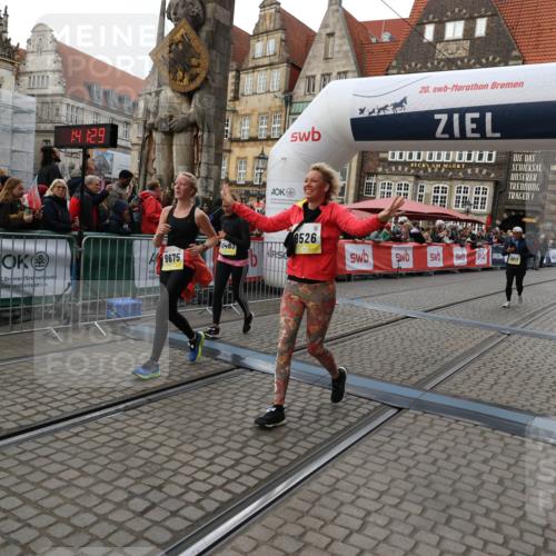 05.10.2025 - 20. swb-Marathon Bremen Yannick Fuchs http://msf.ph/oto/9247206 05.10.2025 11:12:18 Ziel 9526, 9675, 9911, 10463, 10499 meine-sportfotos.de