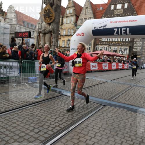 05.10.2025 - 20. swb-Marathon Bremen Yannick Fuchs http://msf.ph/oto/9247222 05.10.2025 11:12:18 Ziel 9526, 9675, 9911, 10463, 10499 meine-sportfotos.de