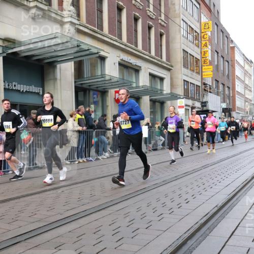 05.10.2025 - 20. swb-Marathon Bremen Strokosch-Dieckow http://msf.ph/oto/9247228 05.10.2025 10:51:57 Ziel 9172, 9196, 9226, 9584, 9852, 9939, 9955, 9987, 10038, 10240, 10241, 10438, 10507, 10608, 10668, 10719, 10727, 10900, 10927, 10942, 10977, 11128, 11458, 11491, 11528, 11641, 11665, 9172, 9196, 9226, 9584, 9852, 9939, 9955, 9987, 10038, 10240, 10241, 10438, 10507, 10608, 10668, 10719, 10727, 10900, 10927, 10942, 10977, 11128, 11458, 11491, 11528, 11641, 11665 meine-sportfotos.de